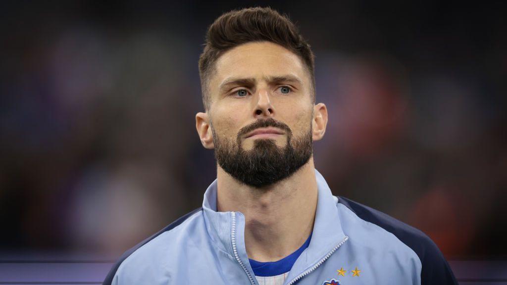 Olivier Giroud xếp thứ 4