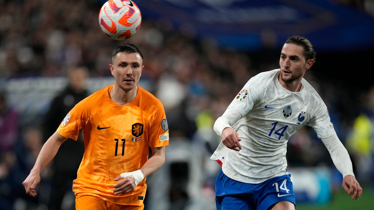 Hà Lan và Anh hòa 2-2 trong trận giao hữu ngày 12/8/2009.